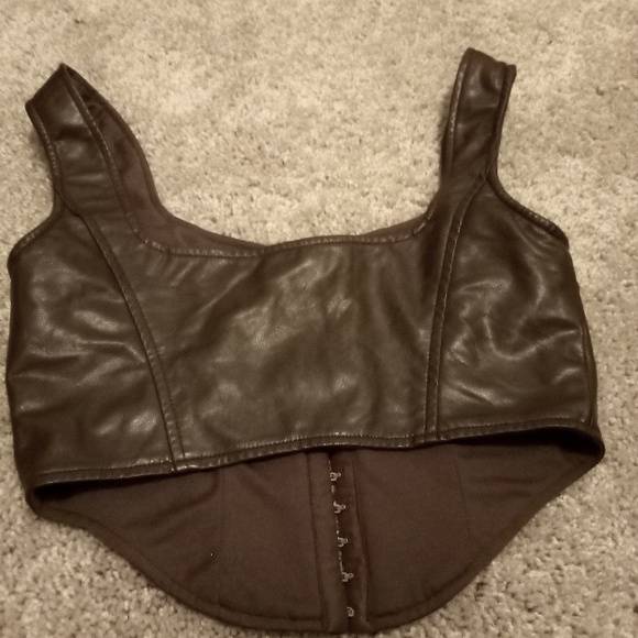 Cute top - Picture 3 of 7